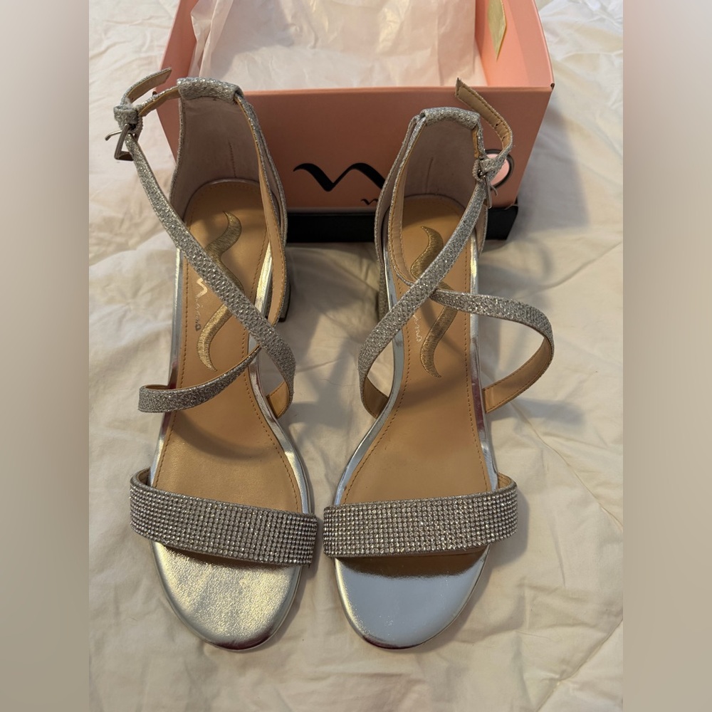 Nina Neville Silver Rhinestone Heels Size 6M | Ankle Strap Dress Sandals (PROM)